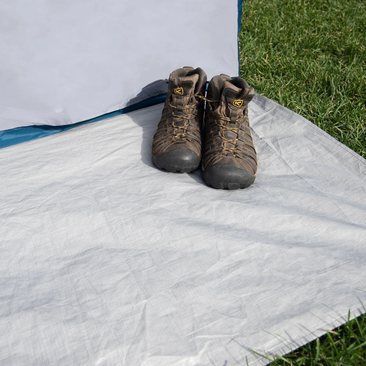 10-Person Festival Tent with 2 Entrances V137