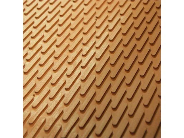 Red 1/4 x 22 x 34 x 22 x 8 Traction Mat I985