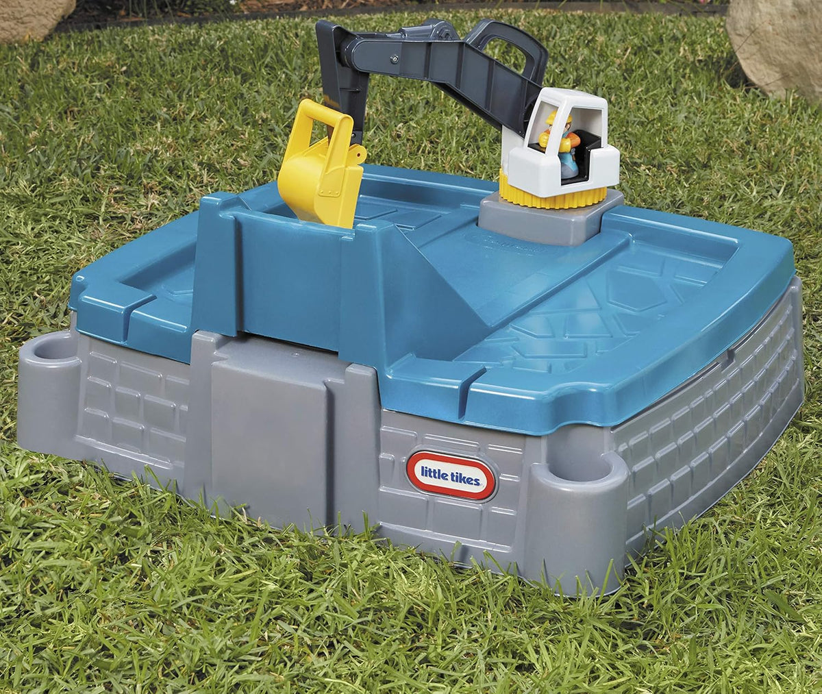 Sandbox with Lid and Play Sand Accessories G2185