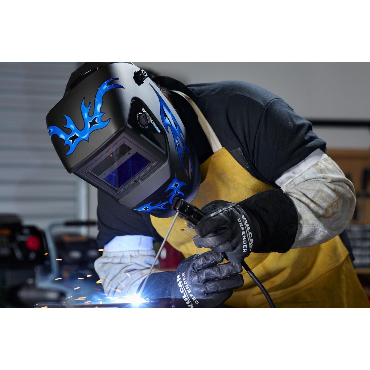 Auto-Darkening Welding Helmet K38785